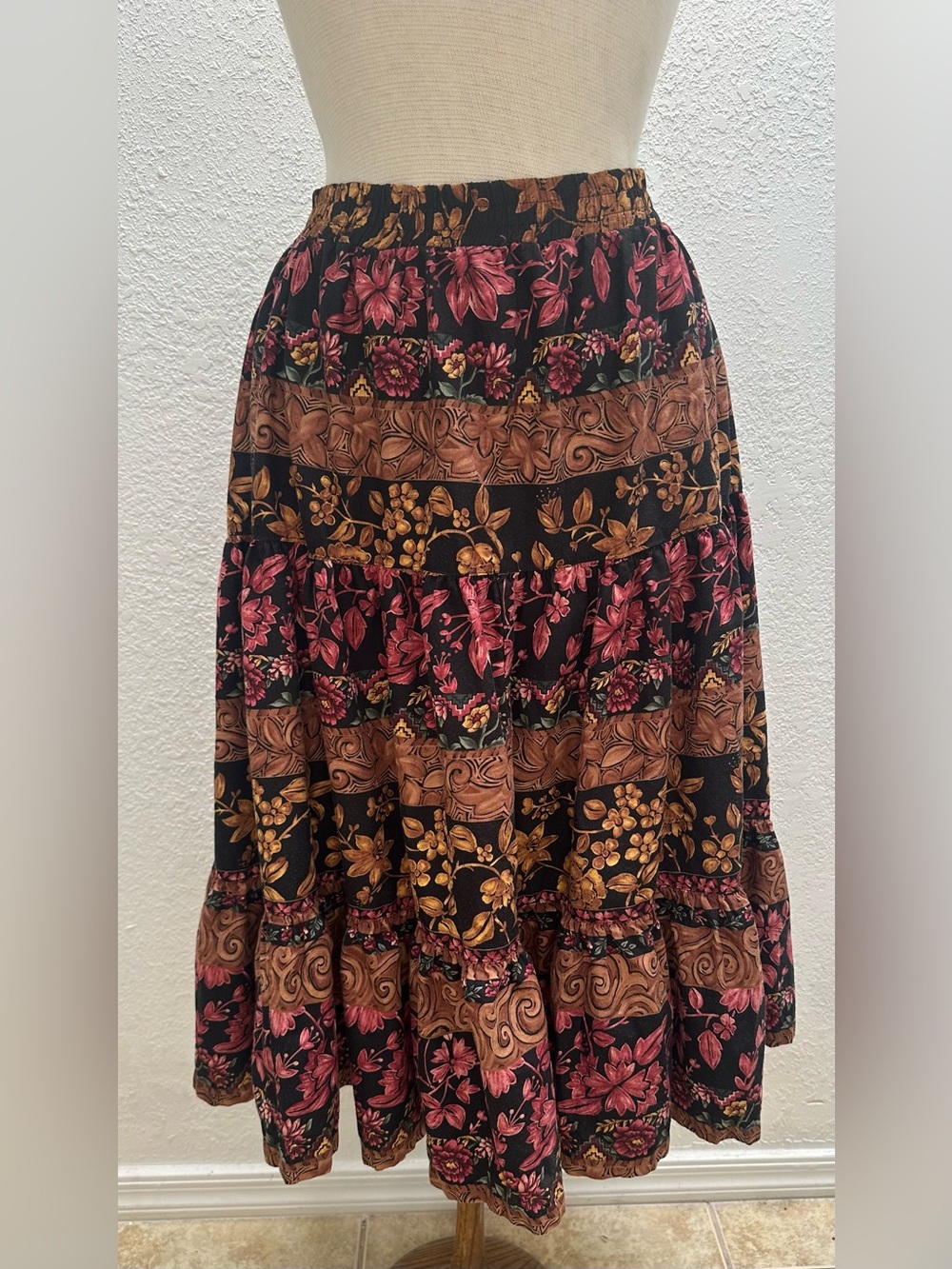 90s Roper Black Midi Skirt with Pink and Gold Floral Print